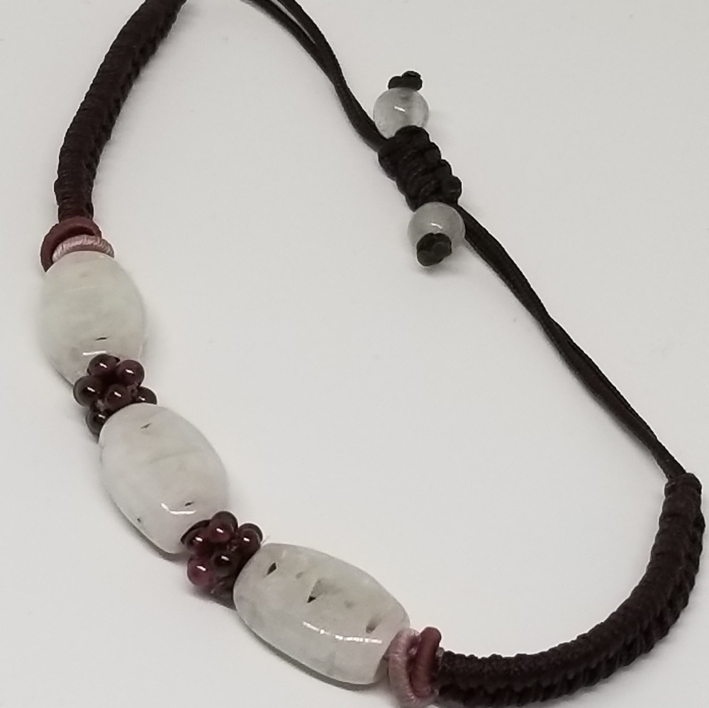 White Jade and Amethyst Bead Bracelet